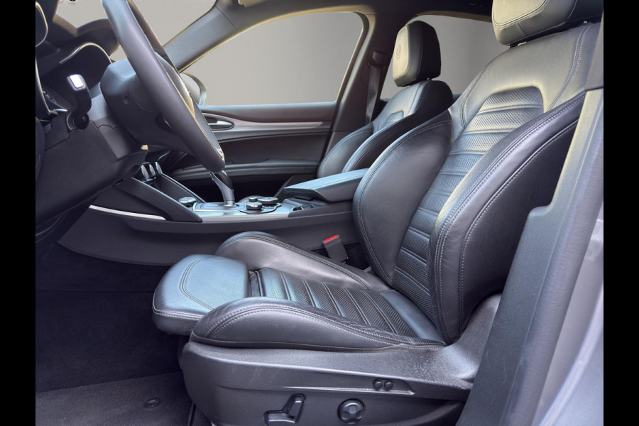 Alfa Romeo Stelvio 2.0 T AWD Super | 20" | Camera | Leder / Sportstoelen | Stuurverw | Elektr. Klep | Afn.Trekhaak | Goed onderhouden |