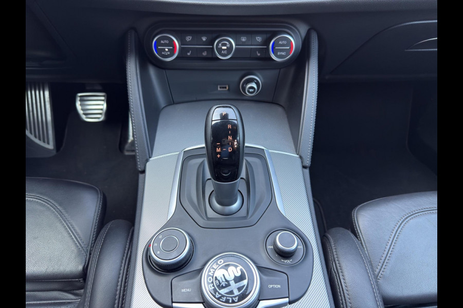 Alfa Romeo Stelvio 2.0 T AWD Super | 20" | Camera | Leder / Sportstoelen | Stuurverw | Elektr. Klep | Afn.Trekhaak | Goed onderhouden |