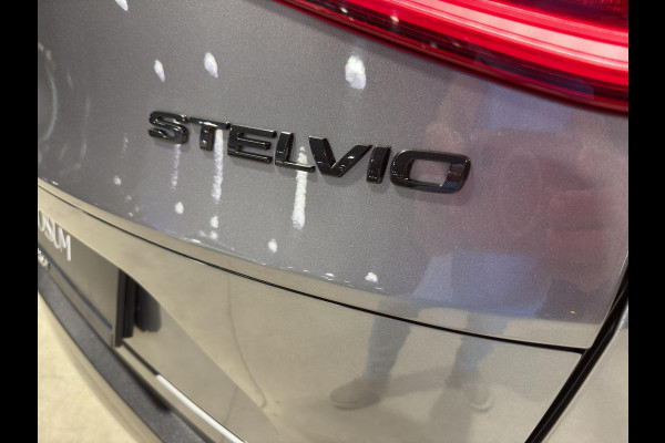 Alfa Romeo Stelvio 2.0 T AWD Super | 20" | Camera | Leder / Sportstoelen | Stuurverw | Elektr. Klep | Afn.Trekhaak | Goed onderhouden |