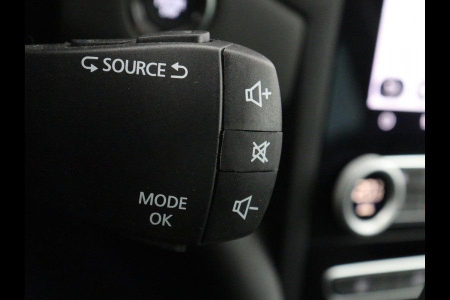 Renault Mégane 1.3 TCe Intens | Leder | Carplay | Head-Up | Stuurverwarming | Keyless | Camera | Full LED | Navigatie | Memory | Parkeerhulp | Cruise control | Climate control | Bluetooth