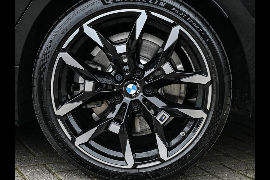 BMW 3 Serie Touring 330e xDrive | Accu 19,5kWh | Trekhaak | Panorama dak  | Active Cruise | Camera  | Ambiance interieur