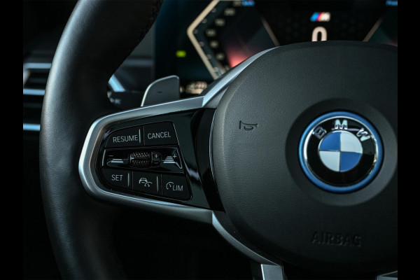 BMW 3 Serie Touring 330e xDrive | Accu 19,5kWh | Trekhaak | Panorama dak  | Active Cruise | Camera  | Ambiance interieur