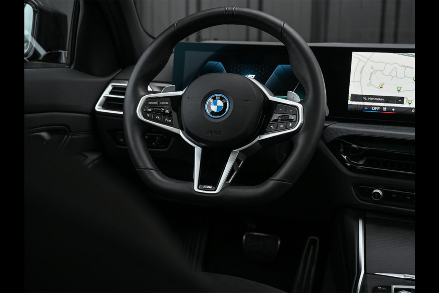 BMW 3 Serie Touring 330e xDrive | Accu 19,5kWh | Trekhaak | Panorama dak  | Active Cruise | Camera  | Ambiance interieur