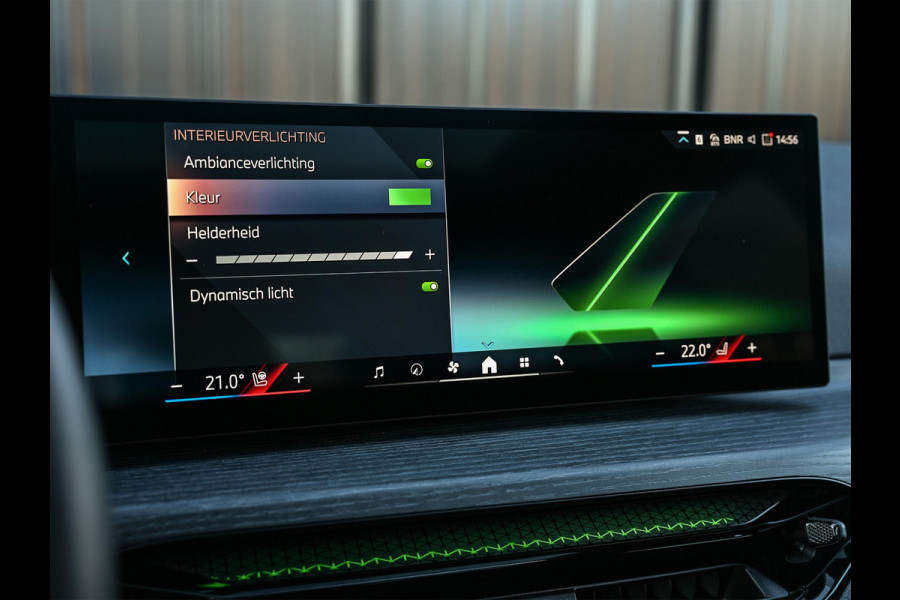 BMW 3 Serie Touring 330e xDrive | Accu 19,5kWh | Trekhaak | Panorama dak  | Active Cruise | Camera  | Ambiance interieur