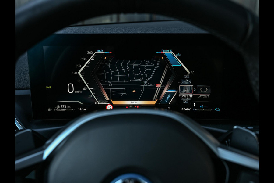 BMW 3 Serie Touring 330e xDrive | Accu 19,5kWh | Trekhaak | Panorama dak  | Active Cruise | Camera  | Ambiance interieur
