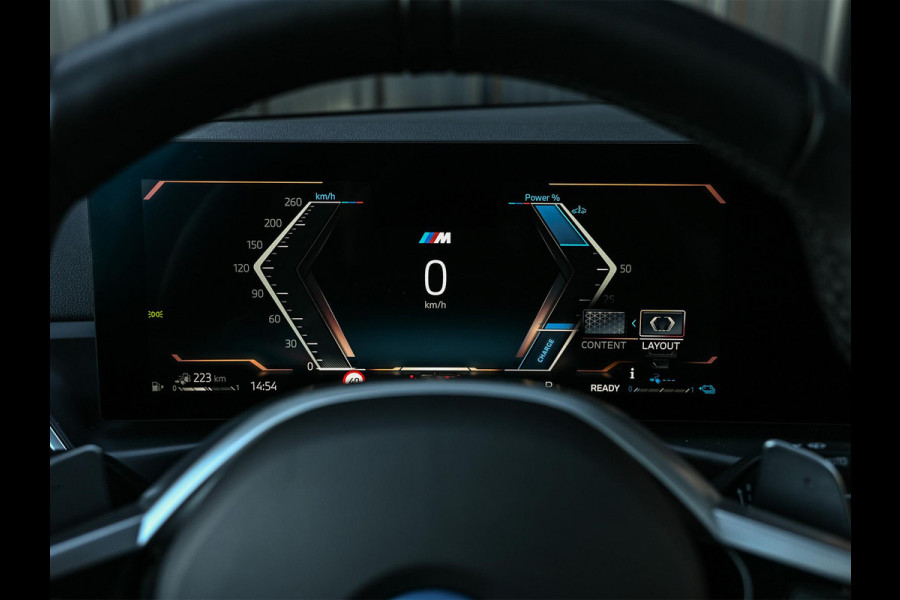 BMW 3 Serie Touring 330e xDrive | Accu 19,5kWh | Trekhaak | Panorama dak  | Active Cruise | Camera  | Ambiance interieur