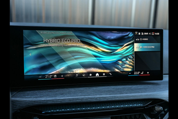 BMW 3 Serie Touring 330e xDrive | Accu 19,5kWh | Trekhaak | Panorama dak  | Active Cruise | Camera  | Ambiance interieur