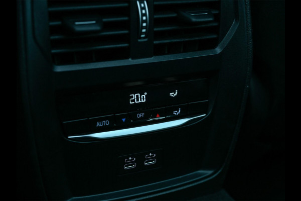 BMW 3 Serie Touring 330e xDrive | Accu 19,5kWh | Trekhaak | Panorama dak  | Active Cruise | Camera  | Ambiance interieur