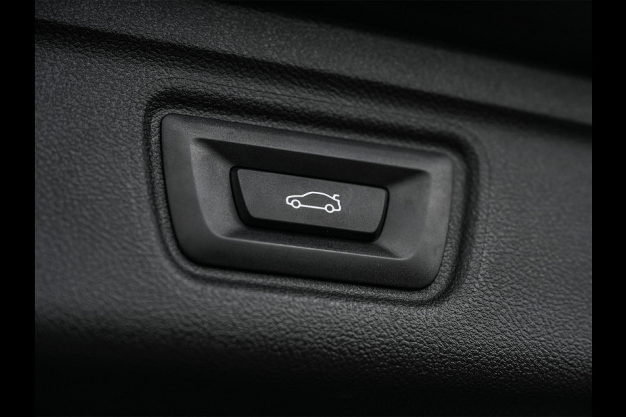 BMW 3 Serie Touring 330e xDrive | Accu 19,5kWh | Trekhaak | Panorama dak  | Active Cruise | Camera  | Ambiance interieur