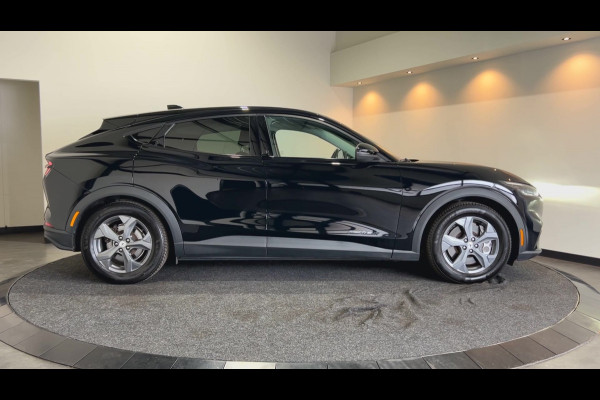Ford Mustang Mach-E Extended RWD 98 kWh | Cruise control adaptief | Leder interieur | Verwarmde stoelen en stuur | Soh (batterijcheck) Waarde 93,3 %