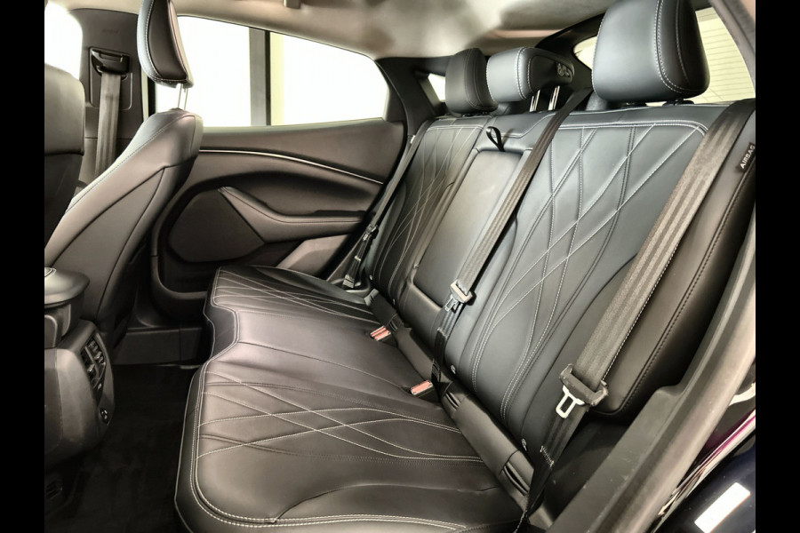 Ford Mustang Mach-E Extended RWD 98 kWh | Cruise control adaptief | Leder interieur | Verwarmde stoelen en stuur | Soh (batterijcheck) Waarde 93,3 %