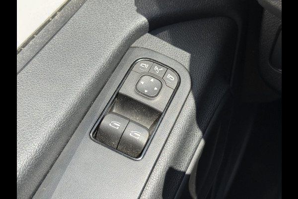 Mercedes-Benz Sprinter 315 1.9 CDI Pakketbus L3H2 Tussenschot met deur LED Climate Control Cruise Control Carplay Camera