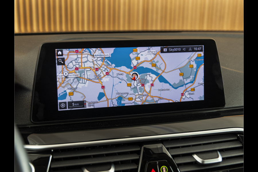 BMW 5 Serie Touring 520i 18 " | LEDER | COMFORTSTOELEN | CAMERA
