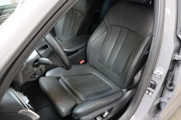 BMW 5 Serie Sedan 530i High Executive M Sport Pakket Automaat / Live Cockpit Professional / Active Protection / Laserlicht / Hifi / Driving Assistant Professional / Stoelventilatie / 19 Inch / Shadow Line / Comfortstoelen / Parkeerhulpsysteem Plus