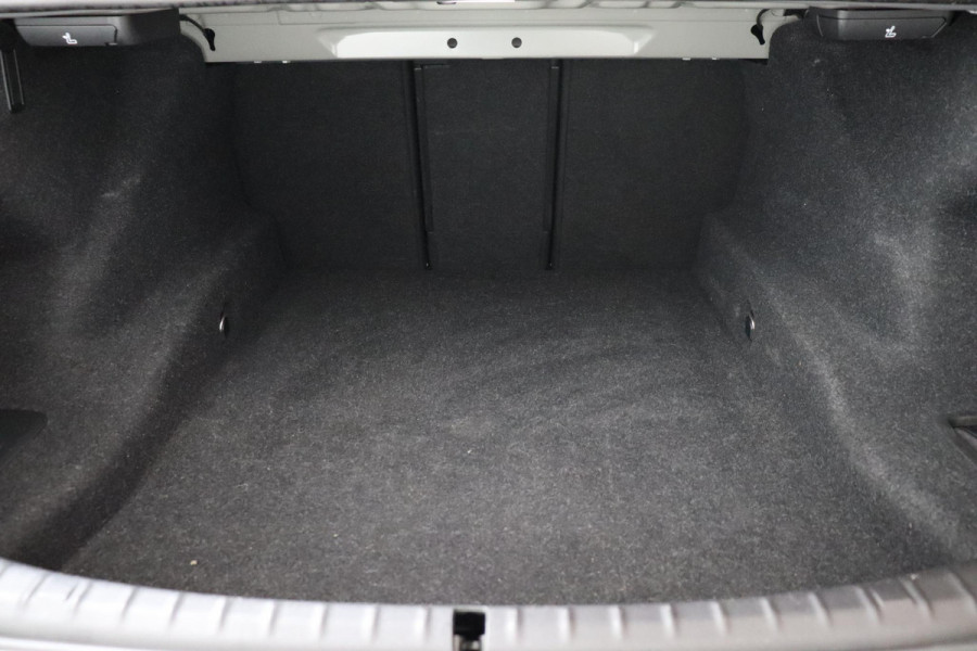 BMW 5 Serie Sedan 530i High Executive M Sport Pakket Automaat / Live Cockpit Professional / Active Protection / Laserlicht / Hifi / Driving Assistant Professional / Stoelventilatie / 19 Inch / Shadow Line / Comfortstoelen / Parkeerhulpsysteem Plus