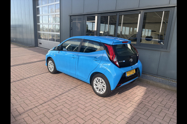 Toyota Aygo 1.0 VVT-i X-Play Automaat 5-drs. CAMERA/CARPLAY/MEDIA/LIMITER