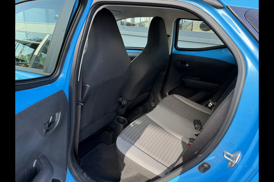Toyota Aygo 1.0 VVT-i X-Play Automaat 5-drs. CAMERA/CARPLAY/MEDIA/LIMITER