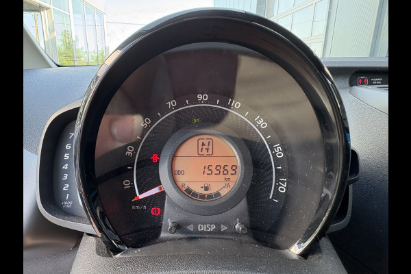 Toyota Aygo 1.0 VVT-i X-Play Automaat 5-drs. CAMERA/CARPLAY/MEDIA/LIMITER