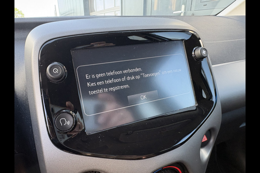 Toyota Aygo 1.0 VVT-i X-Play Automaat 5-drs. CAMERA/CARPLAY/MEDIA/LIMITER