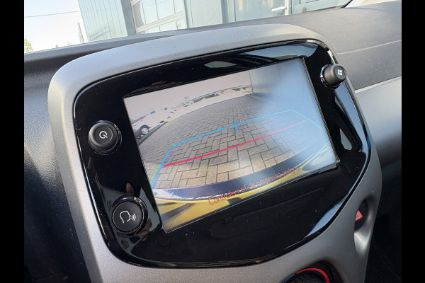 Toyota Aygo 1.0 VVT-i X-Play Automaat 5-drs. CAMERA/CARPLAY/MEDIA/LIMITER
