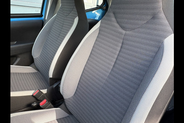 Toyota Aygo 1.0 VVT-i X-Play Automaat 5-drs. CAMERA/CARPLAY/MEDIA/LIMITER