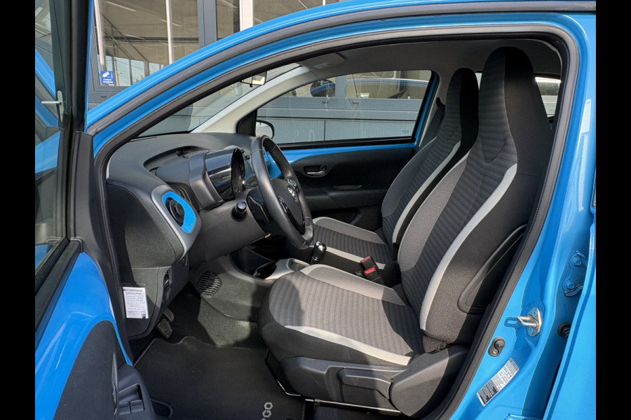Toyota Aygo 1.0 VVT-i X-Play Automaat 5-drs. CAMERA/CARPLAY/MEDIA/LIMITER
