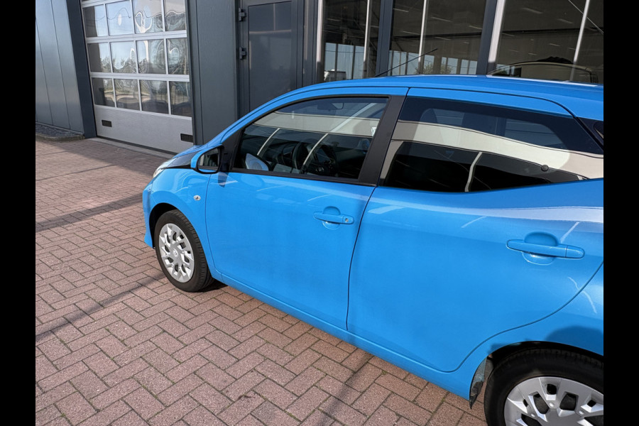 Toyota Aygo 1.0 VVT-i X-Play Automaat 5-drs. CAMERA/CARPLAY/MEDIA/LIMITER