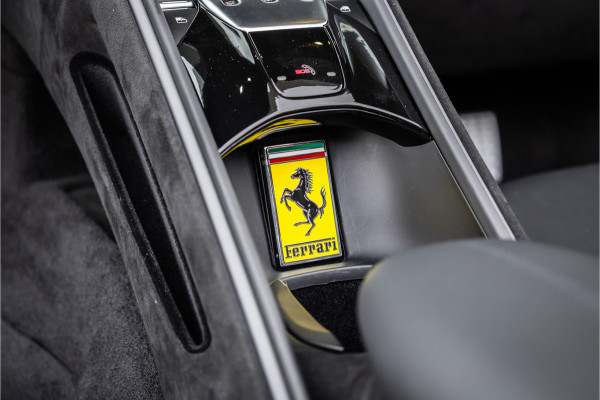 Ferrari Roma Spider 3.9 V8 - Nero Daytona | Full Carbon | Passenger Display | JBL | 360 Camera | Memory