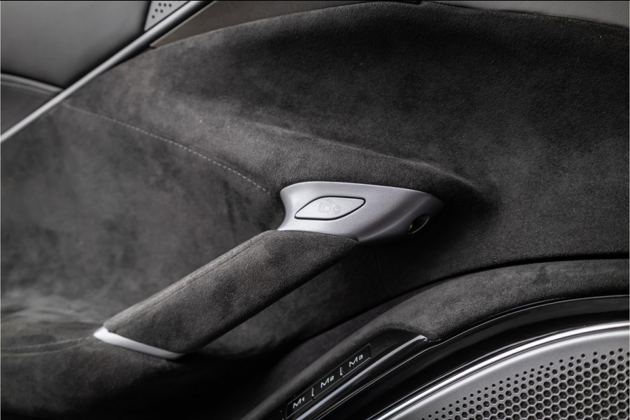 Ferrari Roma Spider 3.9 V8 - Nero Daytona | Full Carbon | Passenger Display | JBL | 360 Camera | Memory