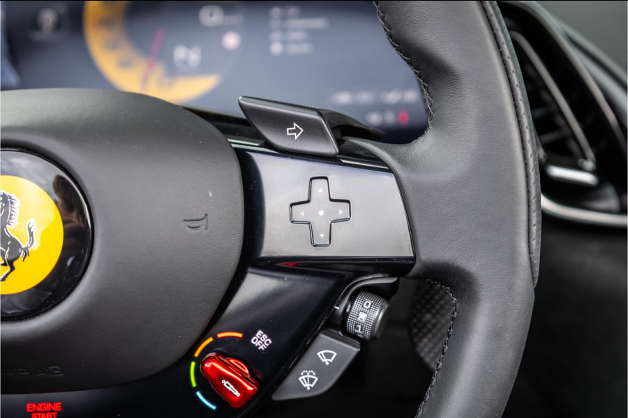 Ferrari Roma Spider 3.9 V8 - Nero Daytona | Full Carbon | Passenger Display | JBL | 360 Camera | Memory