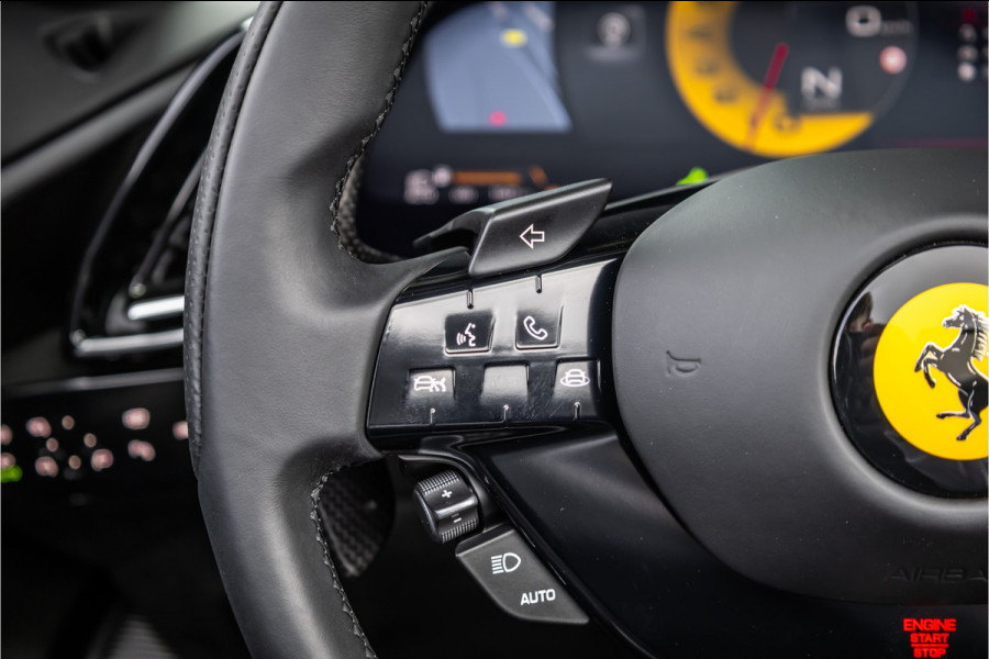 Ferrari Roma Spider 3.9 V8 - Nero Daytona | Full Carbon | Passenger Display | JBL | 360 Camera | Memory