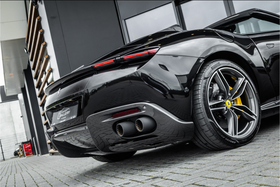 Ferrari Roma Spider 3.9 V8 - Nero Daytona | Full Carbon | Passenger Display | JBL | 360 Camera | Memory