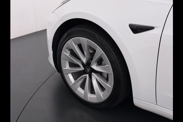 Tesla Model 3 RWD Plus SOH 92.9% Warmtepomp LFP Accu Lmv 19" Panoramadak Leder Navi Ecc Camera's Adap.Cruise Stoel+Stuurverwarming Elek.Achterklep Elek.Stoelen+Memory Led Draadloze telefoonlader 1e Eigenaar Origineel Nederlandse Auto
