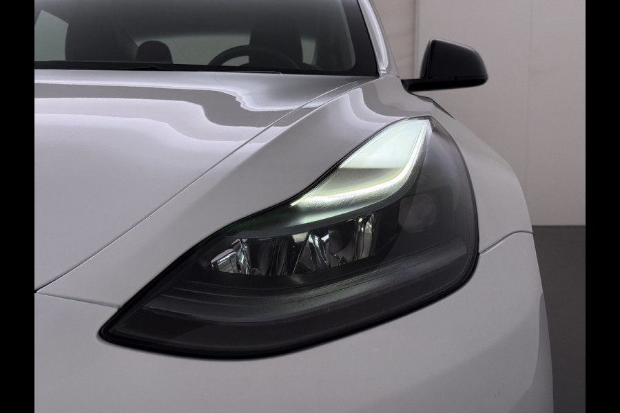Tesla Model 3 RWD Plus SOH 92.9% Warmtepomp LFP Accu Lmv 19" Panoramadak Leder Navi Ecc Camera's Adap.Cruise Stoel+Stuurverwarming Elek.Achterklep Elek.Stoelen+Memory Led Draadloze telefoonlader 1e Eigenaar Origineel Nederlandse Auto