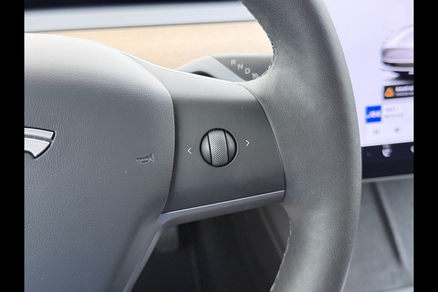 Tesla Model 3 RWD Plus SOH 92.9% Warmtepomp LFP Accu Lmv 19" Panoramadak Leder Navi Ecc Camera's Adap.Cruise Stoel+Stuurverwarming Elek.Achterklep Elek.Stoelen+Memory Led Draadloze telefoonlader 1e Eigenaar Origineel Nederlandse Auto
