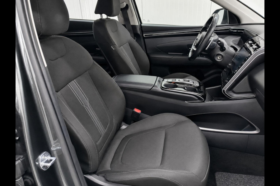 Hyundai Tucson 1.6 T-GDI HEV i-Motion PDC + Camera Digital Dashboard Apple CarPlay DAB Climate Control Lane Assist Front Assist Grootlichtassistent Elektrisch Inklapbare Spiegels LM Velgen
