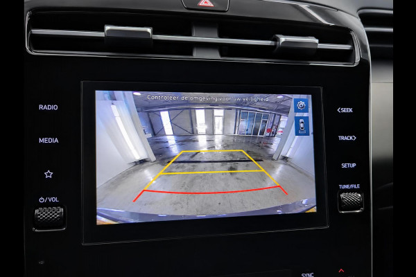 Hyundai Tucson 1.6 T-GDI HEV i-Motion PDC + Camera Digital Dashboard Apple CarPlay DAB Climate Control Lane Assist Front Assist Grootlichtassistent Elektrisch Inklapbare Spiegels LM Velgen