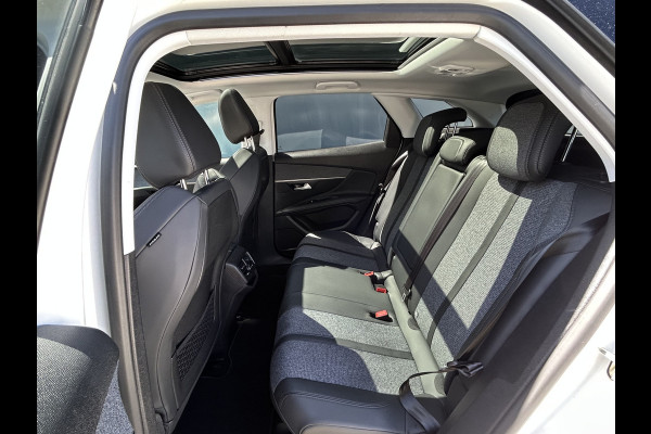 Peugeot 3008 BWJ 2021 | 1.2T 131PK Premium Av. AUTOMAAT | TREKHAAK | PANO SCHUIFDAK | 19'' LMV | CARPLAY | NAVI | CLIMA | AGR | LEDER/STOF | PDC | STOELVERW |