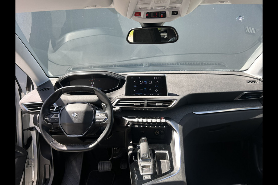 Peugeot 3008 BWJ 2021 | 1.2T 131PK Premium Av. AUTOMAAT | TREKHAAK | PANO SCHUIFDAK | 19'' LMV | CARPLAY | NAVI | CLIMA | AGR | LEDER/STOF | PDC | STOELVERW |