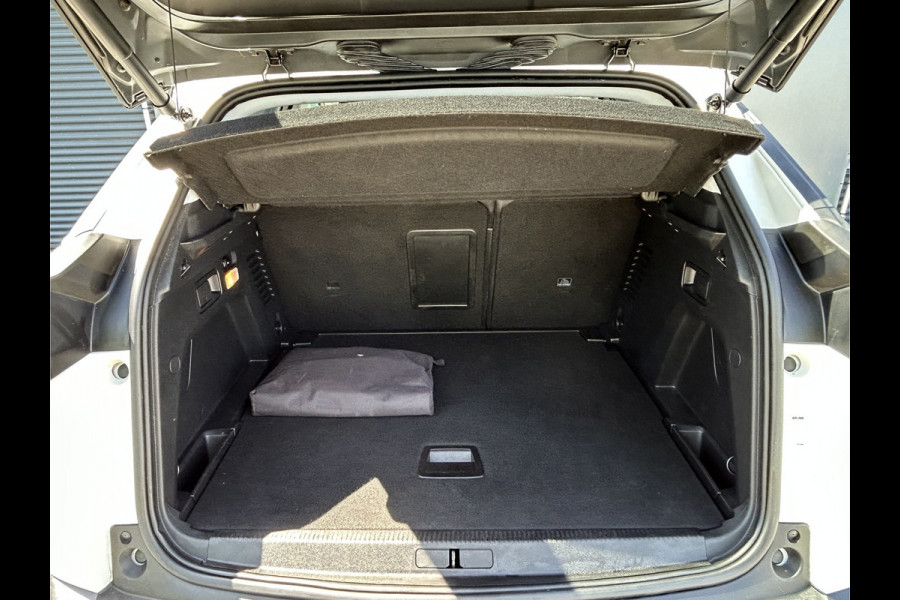 Peugeot 3008 BWJ 2021 | 1.2T 131PK Premium Av. AUTOMAAT | TREKHAAK | PANO SCHUIFDAK | 19'' LMV | CARPLAY | NAVI | CLIMA | AGR | LEDER/STOF | PDC | STOELVERW |