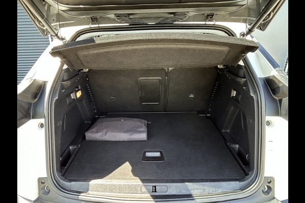 Peugeot 3008 BWJ 2021 | 1.2T 131PK Premium Av. AUTOMAAT | TREKHAAK | PANO SCHUIFDAK | 19'' LMV | CARPLAY | NAVI | CLIMA | AGR | LEDER/STOF | PDC | STOELVERW |