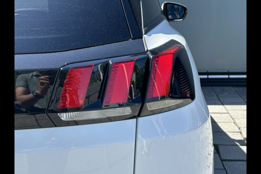 Peugeot 3008 BWJ 2021 | 1.2T 131PK Premium Av. AUTOMAAT | TREKHAAK | PANO SCHUIFDAK | 19'' LMV | CARPLAY | NAVI | CLIMA | AGR | LEDER/STOF | PDC | STOELVERW |
