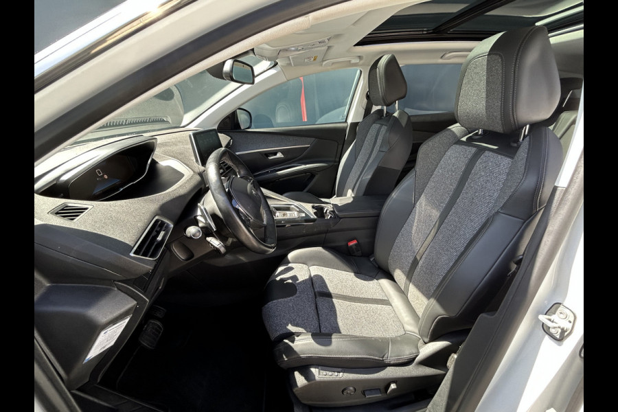 Peugeot 3008 BWJ 2021 | 1.2T 131PK Premium Av. AUTOMAAT | TREKHAAK | PANO SCHUIFDAK | 19'' LMV | CARPLAY | NAVI | CLIMA | AGR | LEDER/STOF | PDC | STOELVERW |
