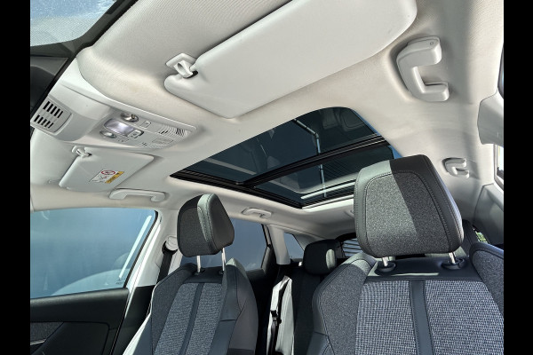 Peugeot 3008 BWJ 2021 | 1.2T 131PK Premium Av. AUTOMAAT | TREKHAAK | PANO SCHUIFDAK | 19'' LMV | CARPLAY | NAVI | CLIMA | AGR | LEDER/STOF | PDC | STOELVERW |