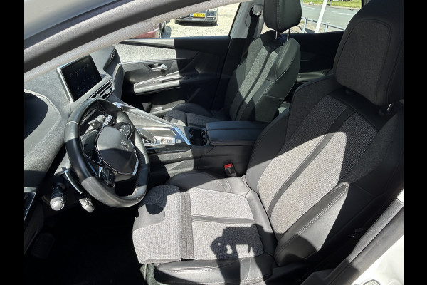 Peugeot 3008 BWJ 2021 | 1.2T 131PK Premium Av. AUTOMAAT | TREKHAAK | PANO SCHUIFDAK | 19'' LMV | CARPLAY | NAVI | CLIMA | AGR | LEDER/STOF | PDC | STOELVERW |