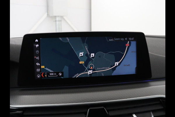 BMW 5 Serie 520i M Sport | Head-Up | Leder | Stoelverwarming | Camera | Sportstoelen | Park Assist | Carplay | Sfeerverlichting | Navigatie | Cruise control | Memory | Climate control | 19'' | Bluetooth