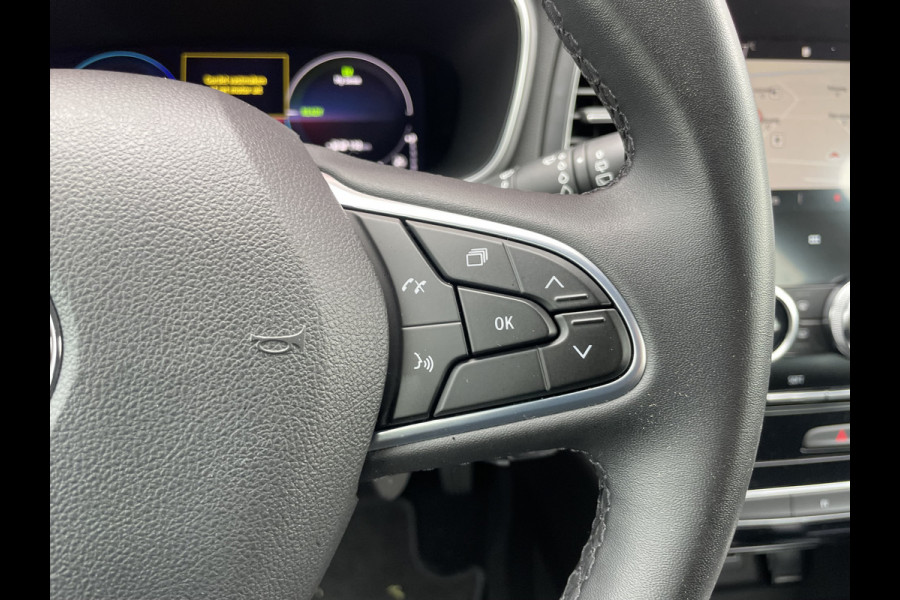 Renault Mégane Estate 1.6 E-Tech Plug-In Hybrid 160 Business Zen | Carplay/Android | PDC voor en achter | Climate | Cruise control | Lane assis Let op, rijdende auto, niet altijd aanwezig. Bel voor een afspraak!
