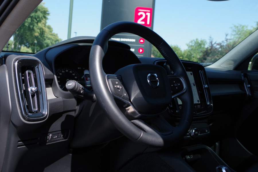 Volvo XC40 1.5 T4 211 PK Recharge Inscription, Trekhaak, Panoramadak, Harman/Kardon, 360 Camera