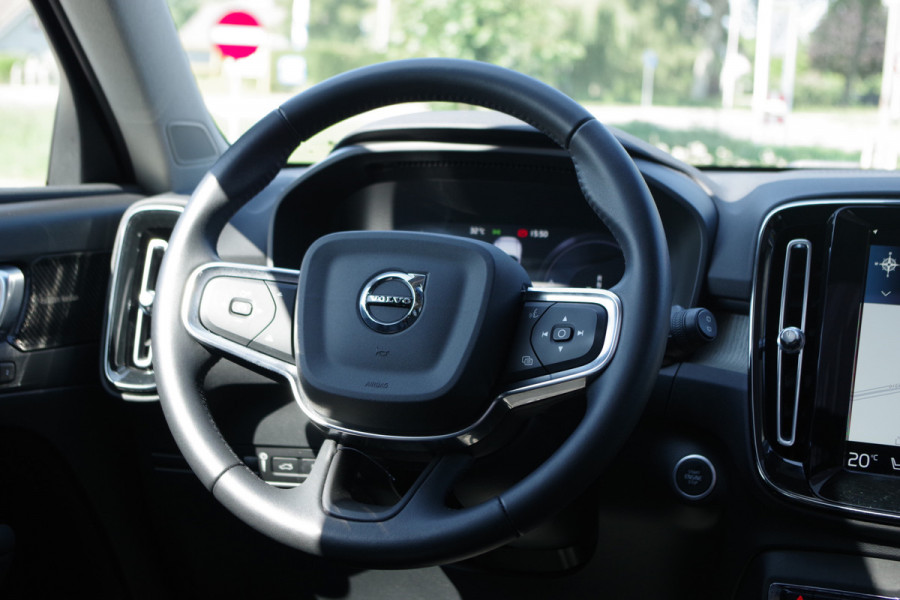 Volvo XC40 1.5 T4 211 PK Recharge Inscription, Trekhaak, Panoramadak, Harman/Kardon, 360 Camera
