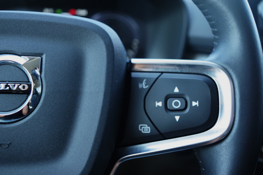 Volvo XC40 1.5 T4 211 PK Recharge Inscription, Trekhaak, Panoramadak, Harman/Kardon, 360 Camera